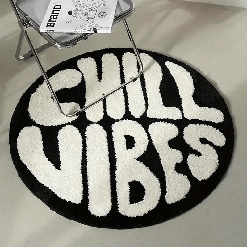 Streetwear Brand Rugs - سجادة دائرية من ماركة VIKAMA الأمريكية