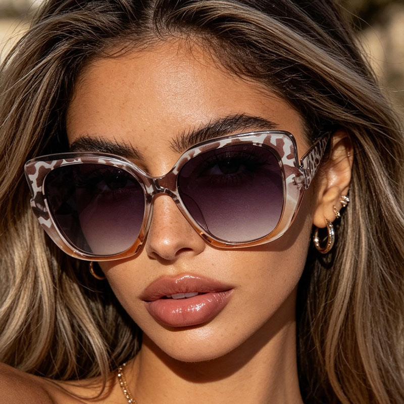 نظارة شمسية نسائية عصرية بتصمي - مراجعة Streetwear Brand Photography وسعره