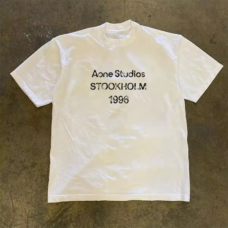 تي شيرت كلاسيكي بشعار STOCKHOL - مراجعة Streetwear Brand Logo وسعره